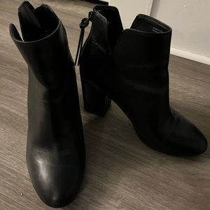Aldo size 8 black booties